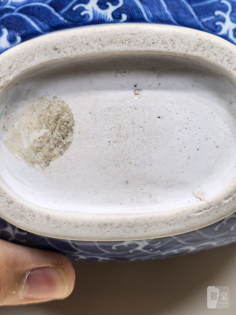 清乾隆 青花釉里红龙纹抱月瓶 - 图25